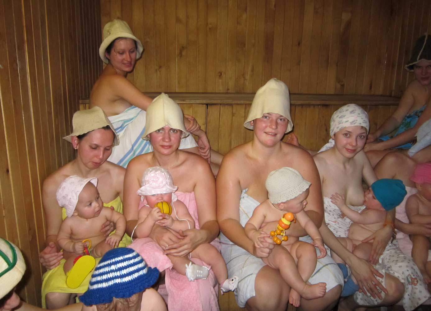 голая мама в бане с детьми фото (120) фото